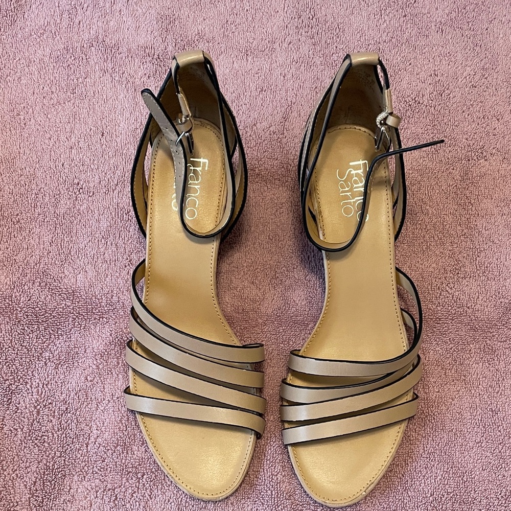 Franco Sarto Women's Black and Tan Strappy Sandals